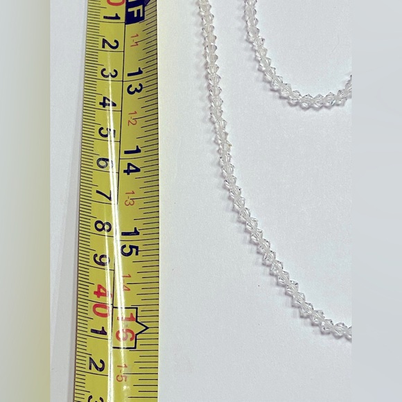Very Pretty Clear Bead Costume Jewelry Necklace - Picture 6 of 7